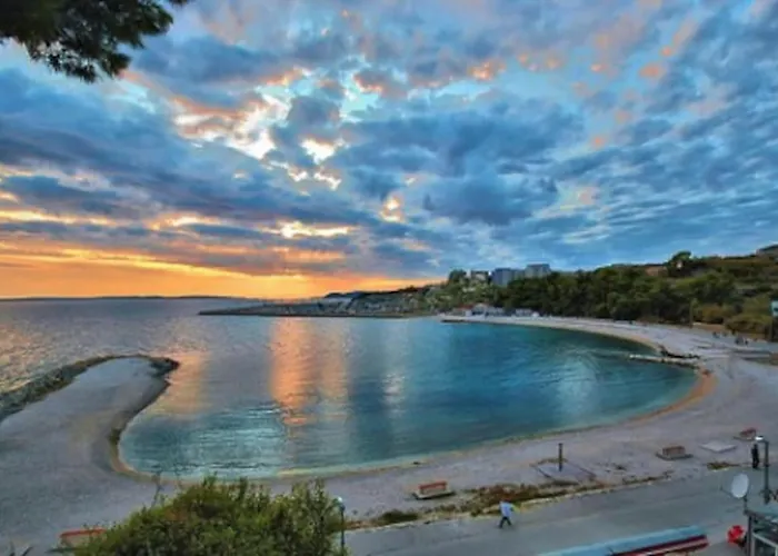 Charming In Old Town سبليت